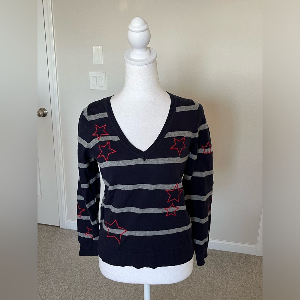 NWT Chaser VNeck Star Sweater Size Small